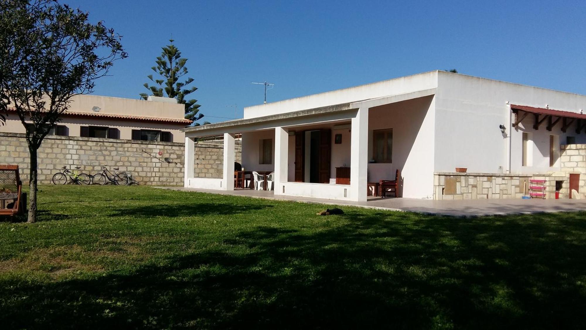 Villa Luna A Pochi Passi Dalla Spiaggia 阿沃拉 外观 照片